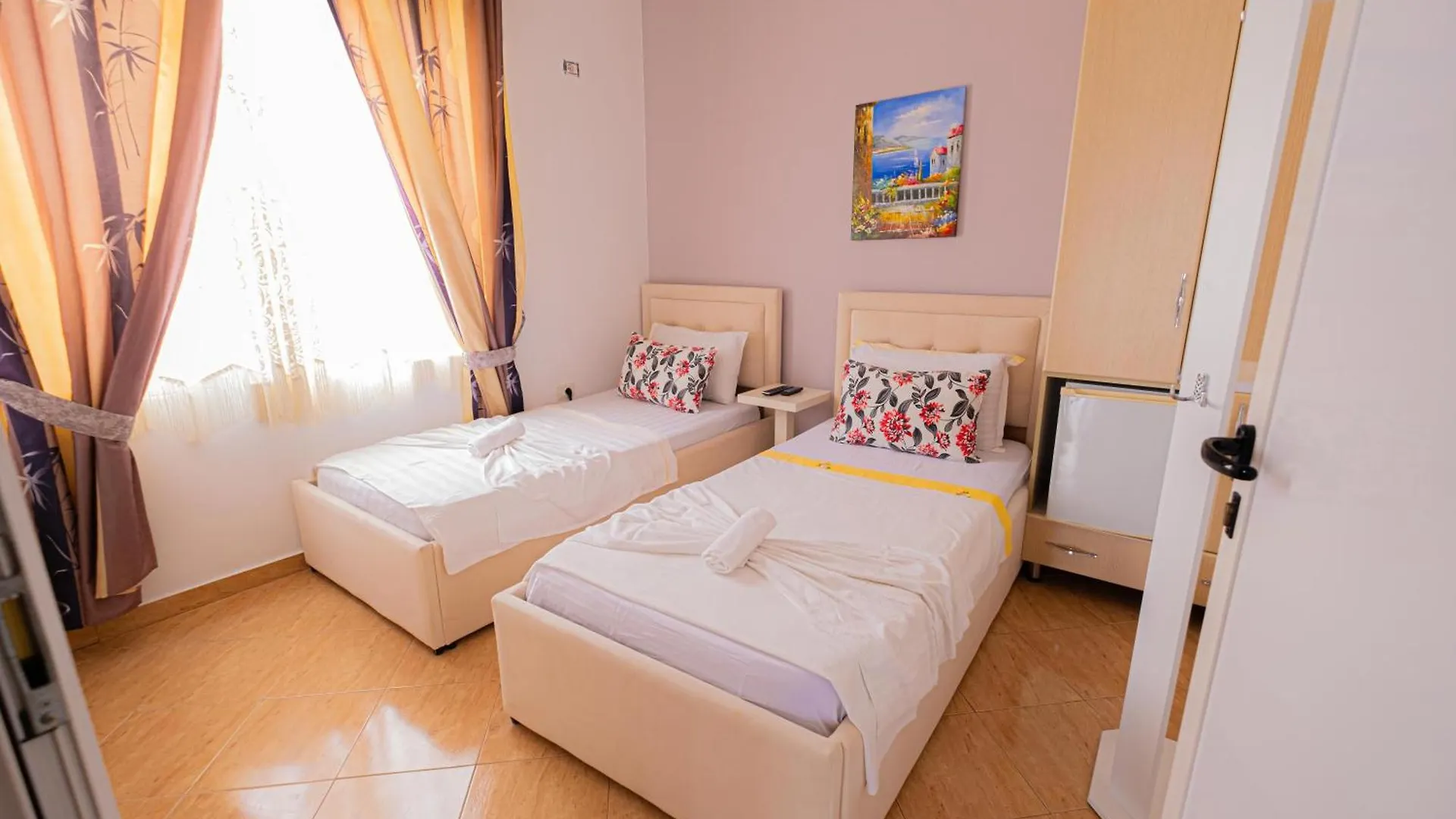 Sun Shine Hotel Shkallnur 0*,  Albania