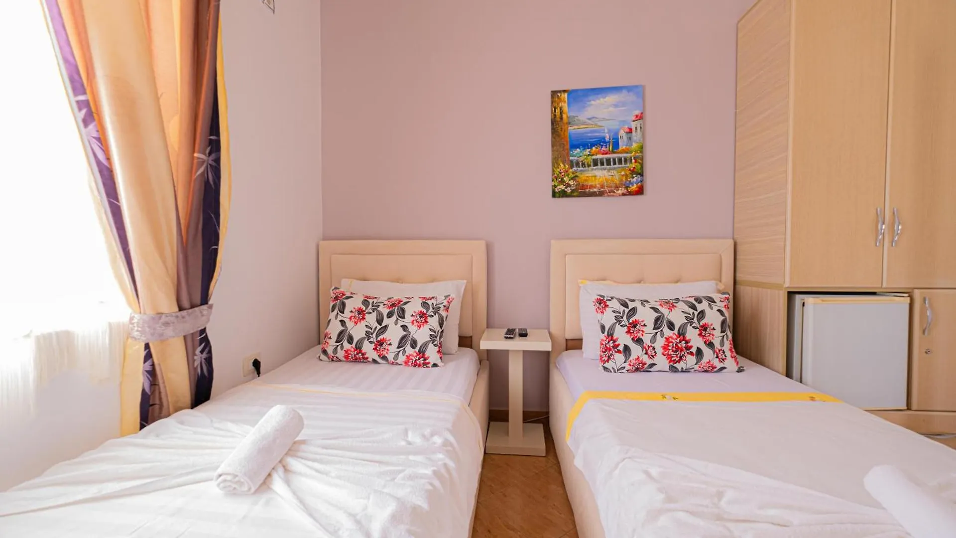 Sun Shine Hotel Shkallnur Albania