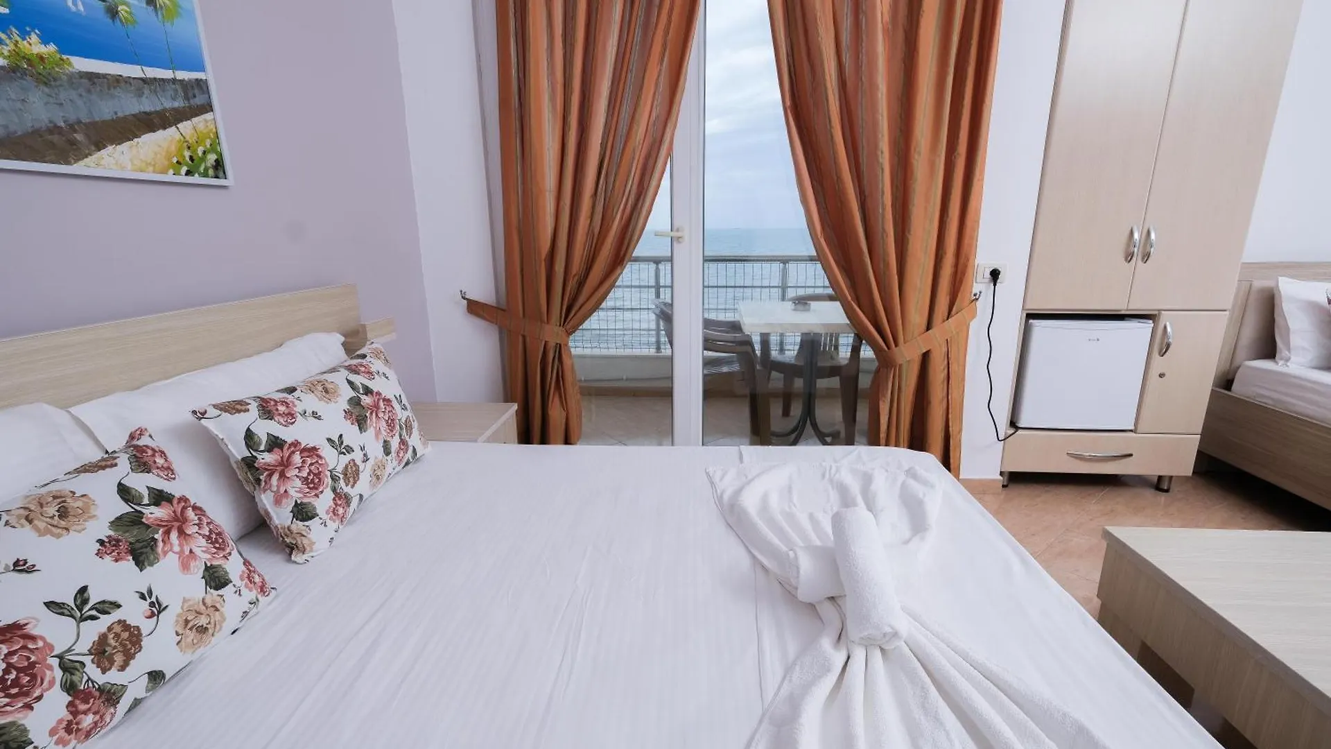 Sun Shine Hotel Shkallnur