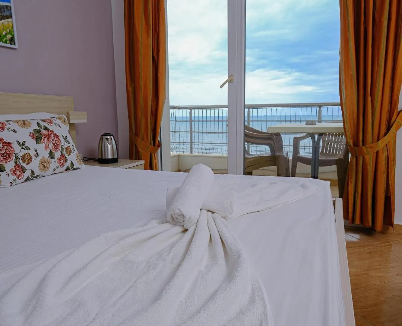 Sun Shine Hotel Shkallnur