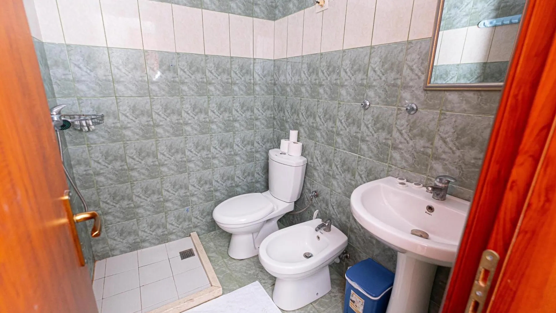 Sun Shine Hotel Shkallnur