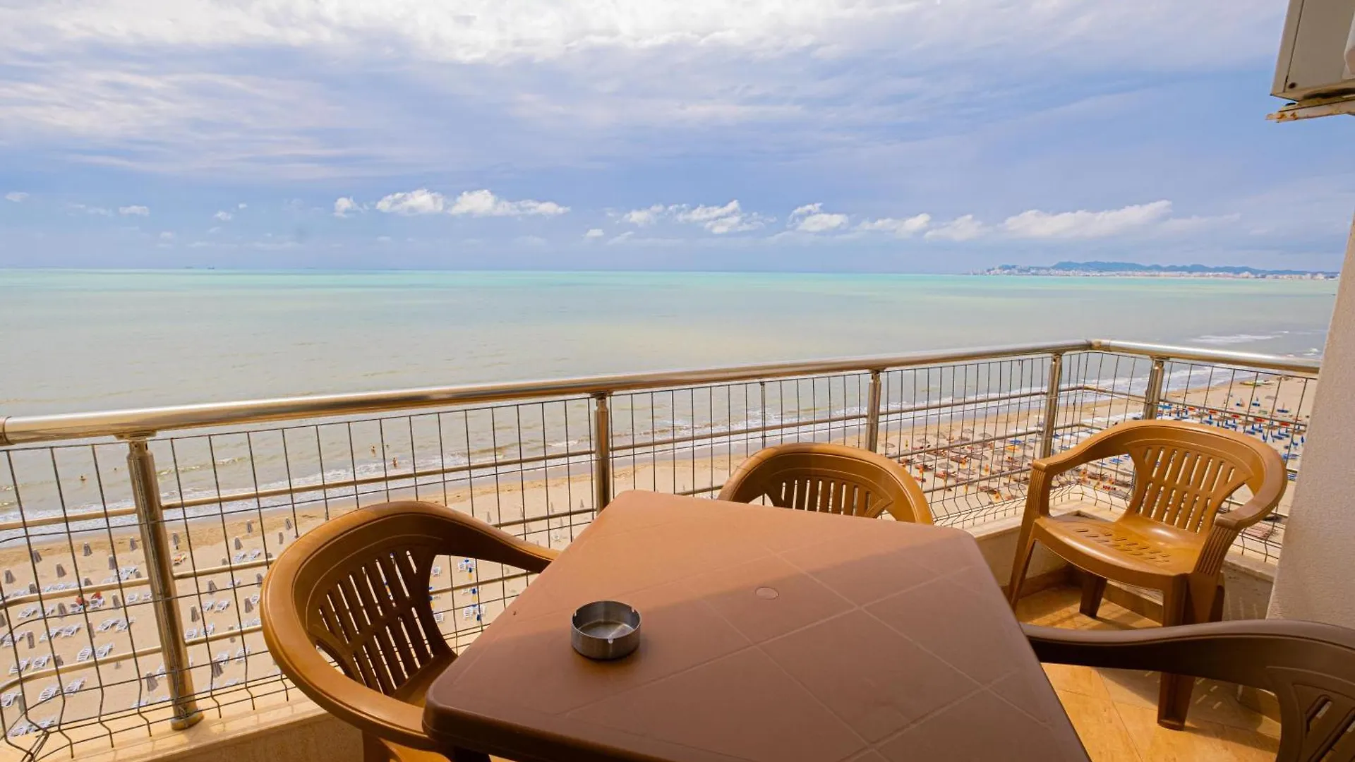 Sun Shine Hotel Shkallnur